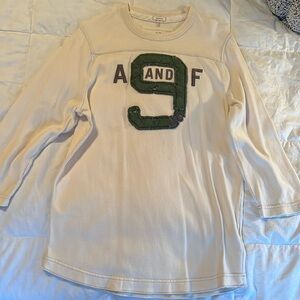 Beautiful Abercrombie and Fitch three-quarter sleeves sweatshirt.